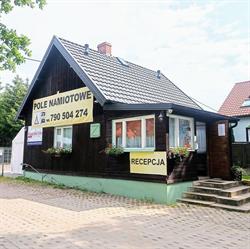 Pole namiotowe Młody Delfin