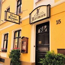 Retman. Hotel, Restauracja