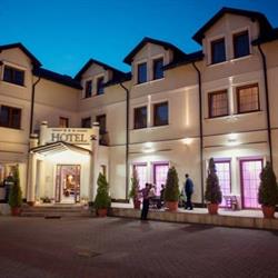 Dworek. Restauracja. Przedsiębiorstwo gastronomiczne. Usługi hotelarskie