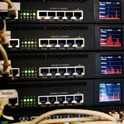 Netgate. Dostawca Internetu. Komputery, sieci i systemy komputerowe