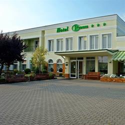Renusz. Hotel