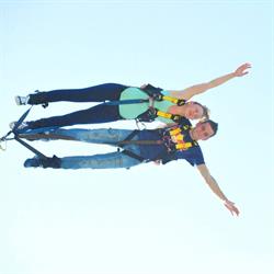 Mario. Bungee Jumping