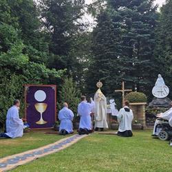 Parafia pw. Matki Boskiej Królowej Polski i Św. Franciszka z Asyżu
