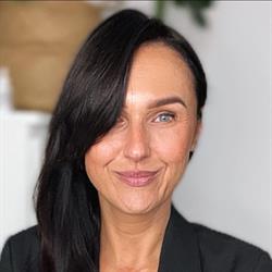 Joanna. Studio Urody. Pniok J.
