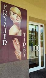 Ela. Zakład fryzjerski, solarium