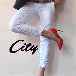 City. Moda młodzieżowa