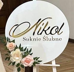 Nikol. Salon Sukien Ślubnych. Święćkowska e.