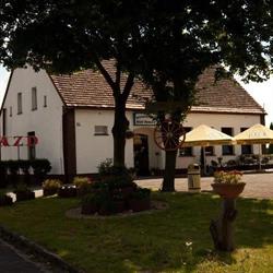 Zajazd Biały Domek - Hotel, Restauracja - Szczepaniak K.