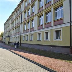 Boisko do koszykówki przy Szkole Podstawowej Nr 4