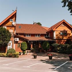 Pod Wiwatem - Zajazd, restauracja, hotel firmy B P. Cypryan B.