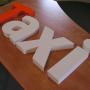 logotypy z licem z plexi