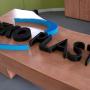 logotypy z licem z plexi