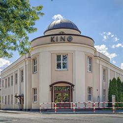 Pod Kopułą. Kino