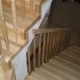 Schody drewniane jesionowe z balustradą drewnianą