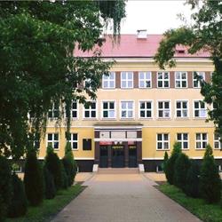 Zespół Szkół Ogólnokształcących W Dęblinie