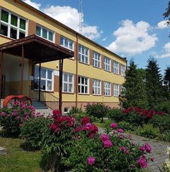 Szkoła Podstawowa W Cześnikach