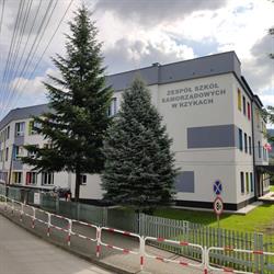 Zespół Szkół Samorządowych W Rzykach