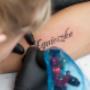 Tatuowanie napisu
