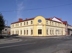 Dom Kultury i Biblioteka w Burzeninie