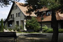 ANNA CICHOCKA HOTEL "GOŚCINIEC WYRWIDĄB"