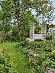 MADDIE GARDEN