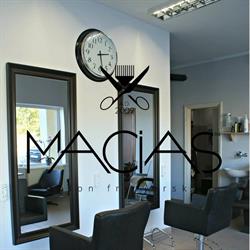 Macias. Salon fryzjerski. Schlahs M.