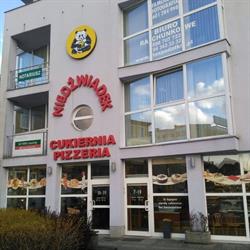 1) CUKIERNIA "NIEDŹWIADEK" NIEDŹWIADEK , ELEONORA, MAREK 2) MAREK NIEDŹWIADEK
