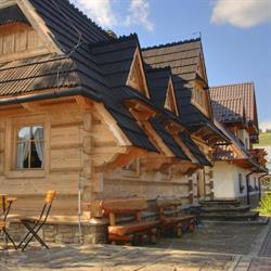 Wiktoria Willa, Karczma Harenda-Strączek W.