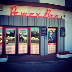 Pewex Bar Obiady domowe, lokal w klimacie PRL.
