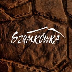 Karczma i szałasy Szymkówka z widokiem na Tatry
