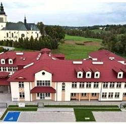 ZESPÓŁ SZKÓŁ W SIEMIECHOWIE
