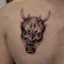 marsatattoo-fineline-mikrorealizm-maska-japonia-demon-tatuaz-na-piersi-wroclaw