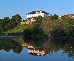 Bursztynowy. Hotel i restauracja