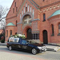 Zakład Pogrzebowy Funerali-Jan Szatan, Przemysław Tobór
