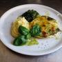 Pollo al pesto con purea e spinaci