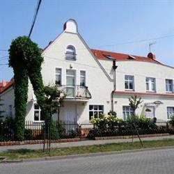 VILLA-LEON - ANGELIKA KOBIELLA