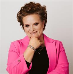 AVON Czechowice Agnieszka Musiał Perfumy Balsamy Szminki Zestawy podarunkowe