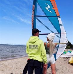 Surfstacja Szkoła sportów wodnych. Konrad Nowak