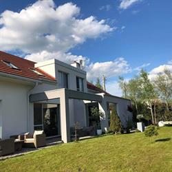 Sunny Villa