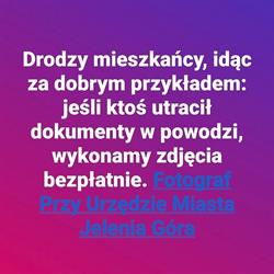 Fotograf przy Urzędzie Miasta