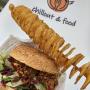 Hamburger + zakręcona frytka