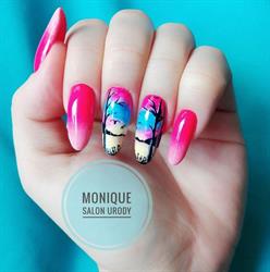 Monique Salon Urody