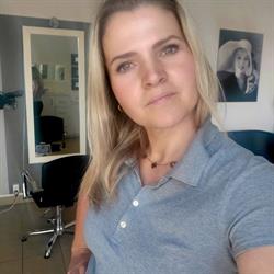 Pracownia Fryzjerska "Świat Włosów" Renata Żak