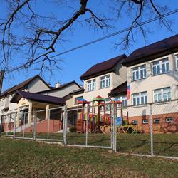 Szkoła Podstawowa im. 11. Karpackiej Dywizji Piechoty w Krzywczy przy Zespole Szkół w Krzywczy