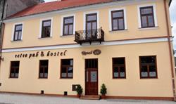 Hostel & Retro Pub