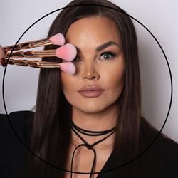 Claudia Gutierrez Kubala - MakeUp and Lashes