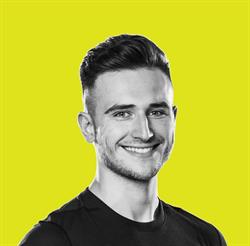 STUDIO C - CIĘŻKI TRENER