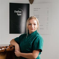 Dafne Spa/Salon Kosmetyczny Legnica/Sauny/ Makijaż permanentny/ Masaże/ Spa/Szkolenia