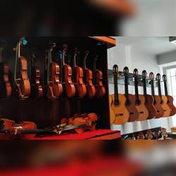 Henglewscy N.R. Salon Instrumentów Muzycznych