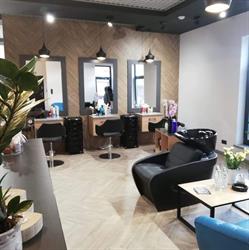 Aleksandra Fryzjer Damski & Barber